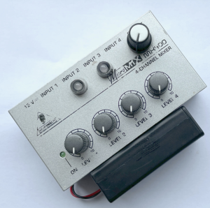 Battery powered Behringer MX400 mixer for MacBook recording